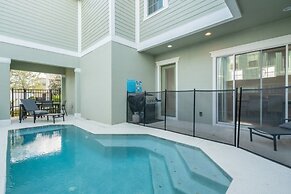 Beautiful Home Near Disney With Private Pool! 5 Bedroom Villa by RedAw