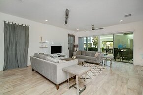 Beautiful Home Near Disney With Private Pool! 5 Bedroom Villa by RedAw