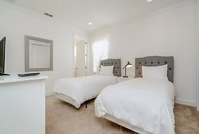 Beautiful Home Near Disney With Private Pool! 5 Bedroom Villa by RedAw