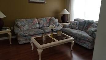 Spacious 5br, 3.5ba Villa South Facing Pool 5 Bedroom Villa by Redawni