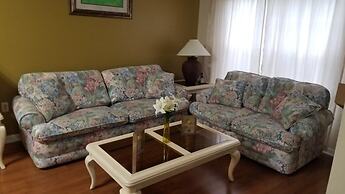 Spacious 5br, 3.5ba Villa South Facing Pool 5 Bedroom Villa by Redawni