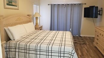 Spacious 5br, 3.5ba Villa South Facing Pool 5 Bedroom Villa by Redawni