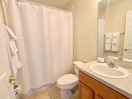 Spacious 5br, 3.5ba Villa South Facing Pool 5 Bedroom Villa by Redawni