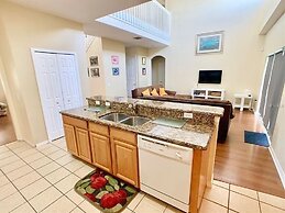 Spacious 5br, 3.5ba Villa South Facing Pool 5 Bedroom Villa by Redawni