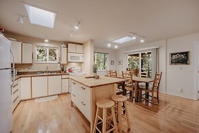 30gs - Bbq - Hot Tub - Wi-fi - Pets Okay - Sleeps 8 3 Bedroom Cabin by