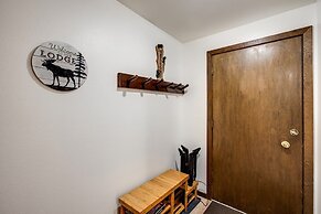 06sw - Fireplace - W/d - Kitchen - Sleeps 7 2 Bedroom Home by RedAwnin