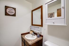 06sw - Fireplace - W/d - Kitchen - Sleeps 7 2 Bedroom Home by RedAwnin