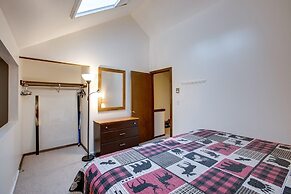 06sw - Fireplace - W/d - Kitchen - Sleeps 7 2 Bedroom Home by RedAwnin