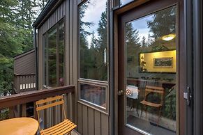 06sw - Fireplace - W/d - Kitchen - Sleeps 7 2 Bedroom Home by RedAwnin