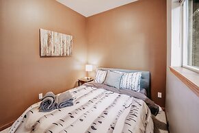 20gs - Wifi - F/p - W/d - Sleeps 6 3 Bedroom Home by RedAwning