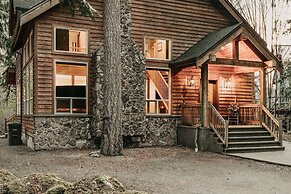 20gs - Wifi - F/p - W/d - Sleeps 6 3 Bedroom Home by RedAwning