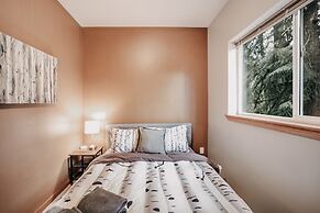 20gs - Wifi - F/p - W/d - Sleeps 6 3 Bedroom Home by RedAwning