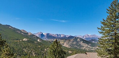 Azure Vista Vacation Home At Windcliff 3 Bedroom Home by Redawning