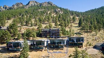 Azure Vista Vacation Home At Windcliff 3 Bedroom Home by Redawning