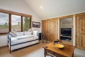 Alpine Vista 6 4 Bedroom Townhouse by RedAwning