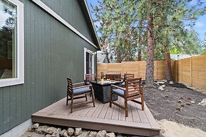 SW Decoy Home With Private Outdoor Living Space Includes Firepit by Re