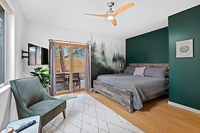 SW Decoy Home With Private Outdoor Living Space Includes Firepit by Re