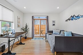 SW Decoy Home With Private Outdoor Living Space Includes Firepit by Re