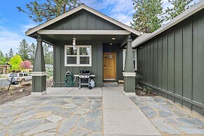 SW Decoy Home With Private Outdoor Living Space Includes Firepit by Re