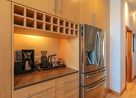 FOUR Condo with Columbia River Gorge View and Hot Tub by RedAwning