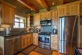 Venture Garden House 1 Bedroom Cottage by Redawning