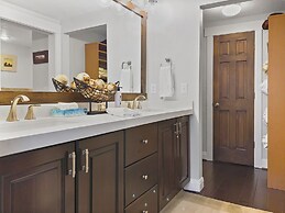 Town Pointe B202 3 Bedroom Condo by RedAwning