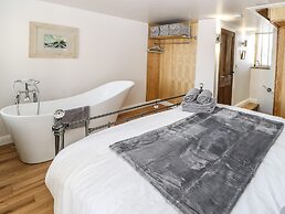 Ha'penny Cottage