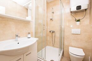 Apartments and Rooms Adriatic Suites