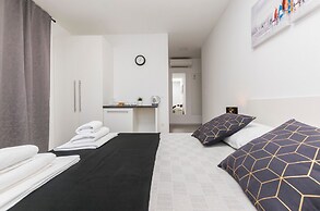 Apartments and Rooms Adriatic Suites