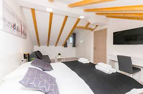 Apartments and Rooms Adriatic Suites