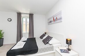 Apartments and Rooms Adriatic Suites