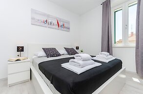Apartments and Rooms Adriatic Suites