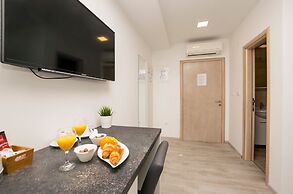 Apartments and Rooms Adriatic Suites