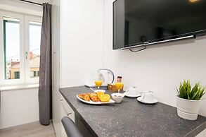 Apartments and Rooms Adriatic Suites