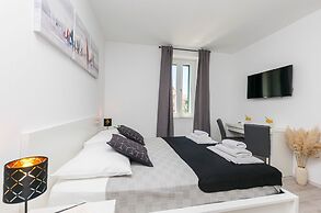 Apartments and Rooms Adriatic Suites