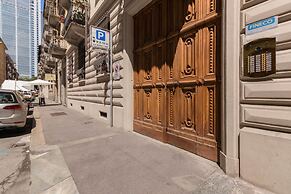 All'ombra del grattacielo