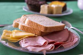 Pousada Guarubela Veloso