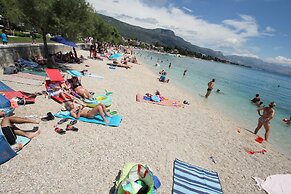 Modern apt in the Stone House in the Very Center