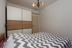 Modern apt in the Stone House in the Very Center