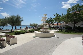 Modern apt in the Stone House in the Very Center