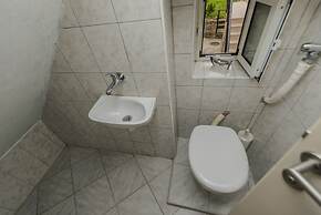 Modern apt in the Stone House in the Very Center