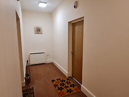 2 Bed Woodland Retreat - Garden & Free Parking