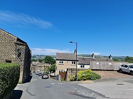 2 Bed Woodland Retreat - Garden & Free Parking