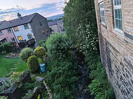 2 Bed Woodland Retreat - Garden & Free Parking