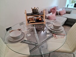 2 Bed Woodland Retreat - Garden & Free Parking