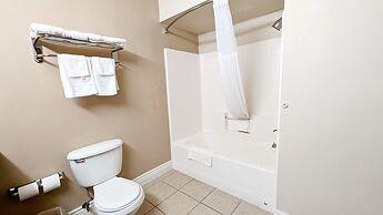 FairBridge Inn & Suites Canadian