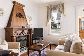 Seven Gables Inn on Monterey Bay, A Kirkwood Collection Property