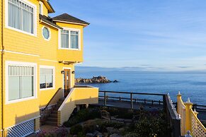 Seven Gables Inn on Monterey Bay, A Kirkwood Collection Property