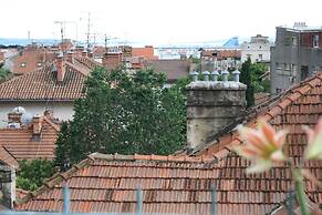 Big 80 m2 apt With Balcony in the Heart of Split