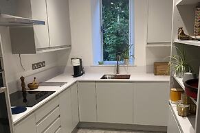 2BR North Sands Apt - Dog Friendly & Free Parking